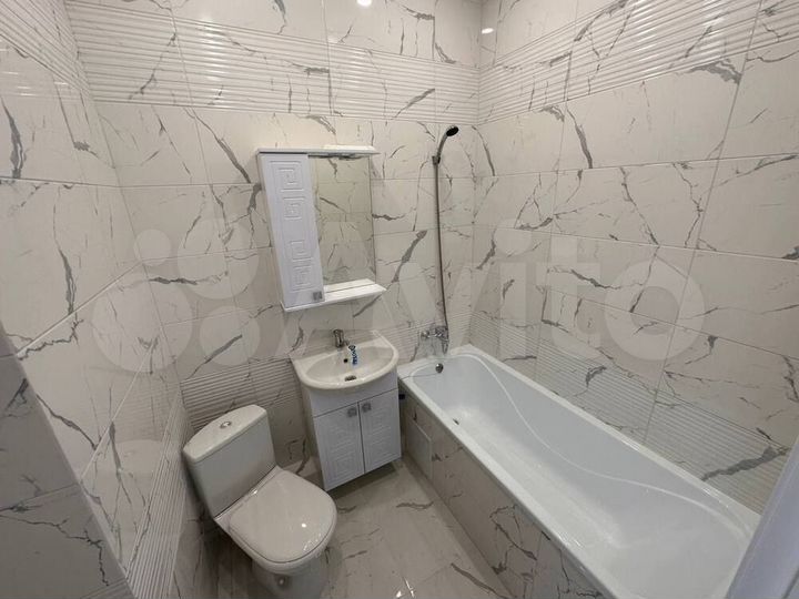 2-к. квартира, 53 м², 8/15 эт.