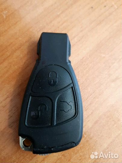 Ключ рыбка на Мерседес