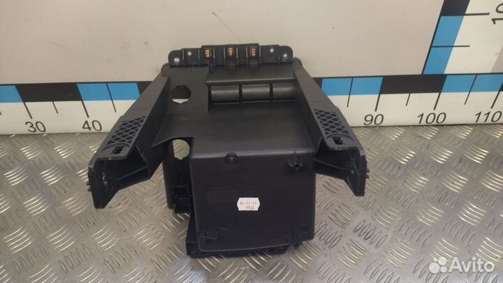 Б/У Ящик передней консоли#001