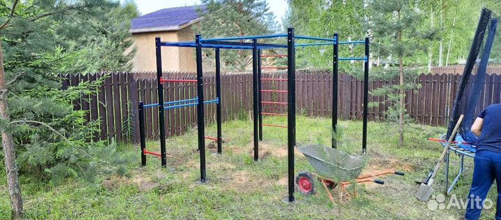 Спортивная площадка воркаут комплекс