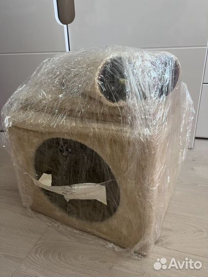 Домик-когтеточка для кошки 35/35/104см, бежевая