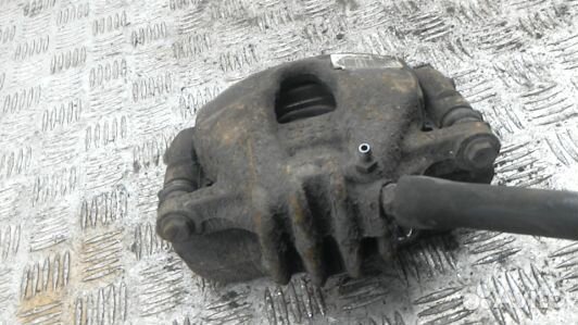 Суппорт тормозной передний правый peugeot 308 1 (8