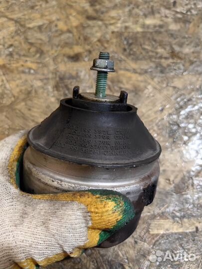 Подушка Двигателя Пассат Б5 А4 Б5 А6 С5 8D0199379J