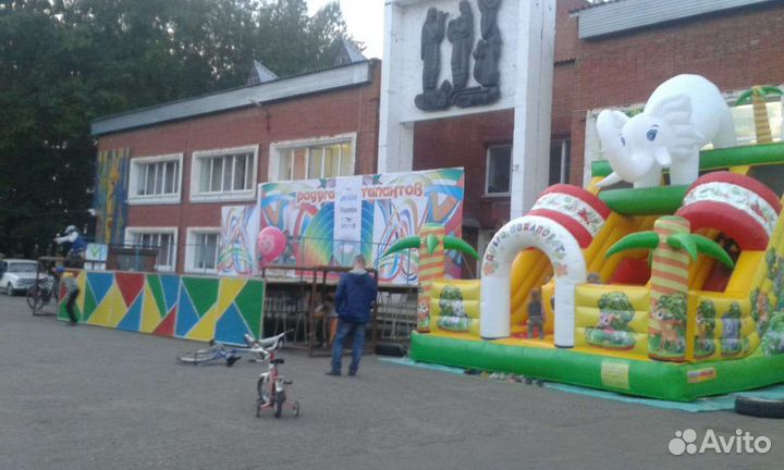 Детский надувной батут с горкой