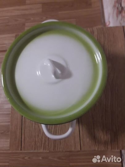 Кастрюля эмалированная