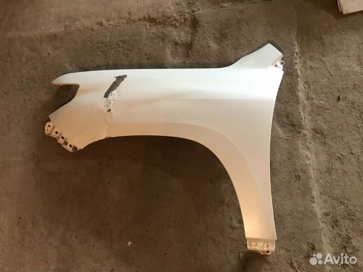 Крыло переднее левое Toyota Land Cruiser
