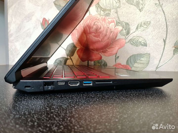 Ноутбук GTX1050TI/32GB/128SSD/1Tb