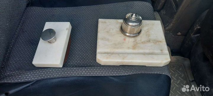 Старинная чернильница из мрамора