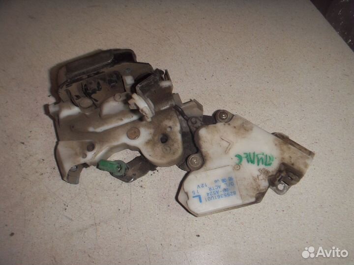 Замок двери задней левой 8255361U01 Nissan Pulsar