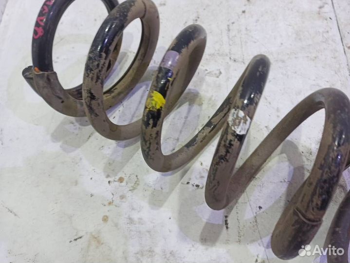 Пружина задняя Инфинити