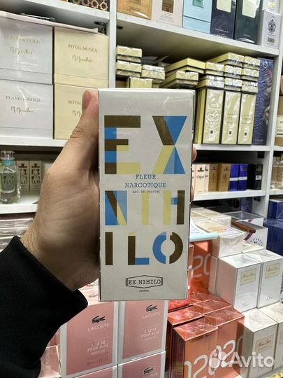 Много парфюма