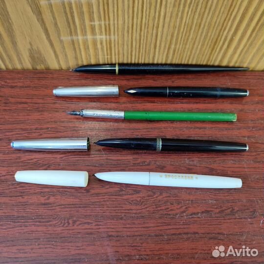 Авторучки шариковые, чернильные, перья, указка
