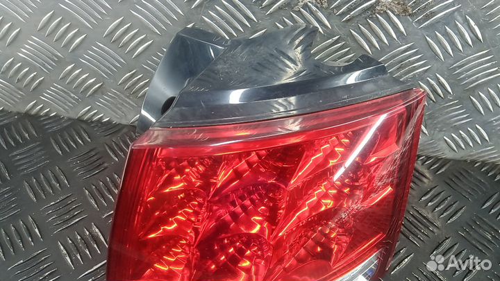 Фонарь Peugeot-Citroen C-Crosser