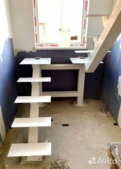 Лестницы г-образные под ключ