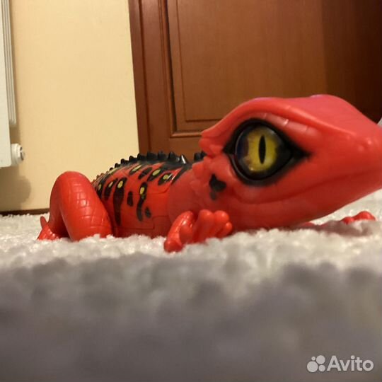 Ящерица агама игрушка