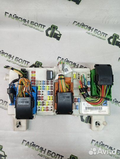 Блок предохранителей салонный Ford Focus хэтчбек