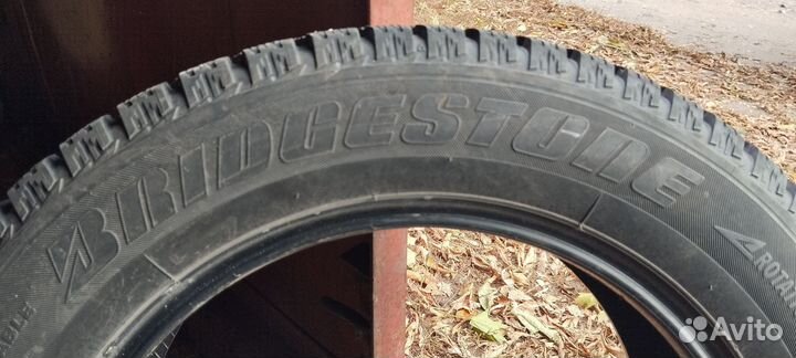 Bridgestone Ice Cruiser 7000 205/60 R16 92T
