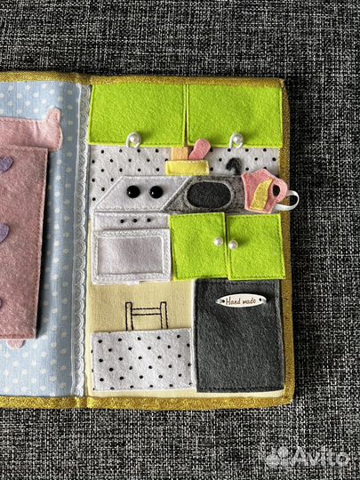 Домик для куклы с одеждой