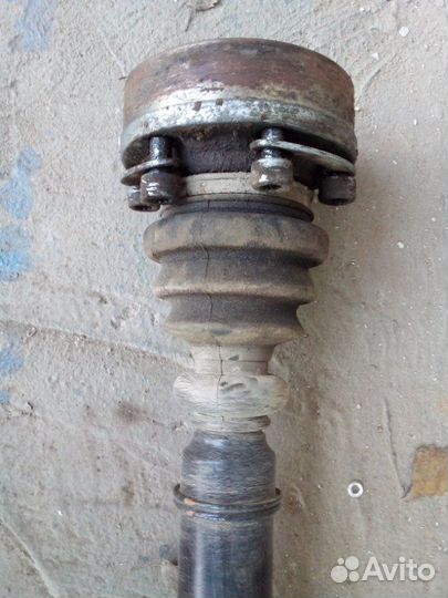 Привод передний правый Volkswagen Passat B5