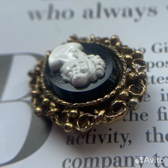 Винтажная брошь Камея / Европа