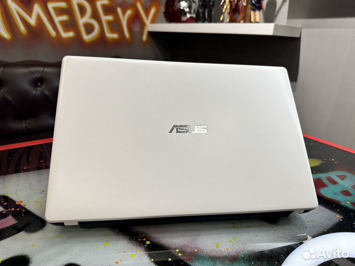 Ноутбук asus X551C RAM 4GB/iNtel 2117U/HDD 500Gb