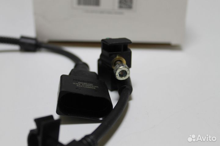 Датчик коленвала Seat 030957147AA