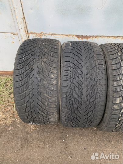 Nokian Tyres Hakkapeliitta R3 225/40 R19 и 255/35 R19 96T