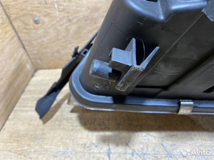 Фара правая Audi A6 C5 дорест 142161