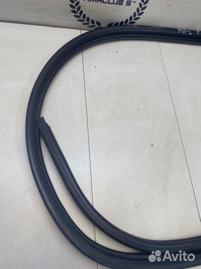 Уплотнитель проёма передний левый Nissan Primera