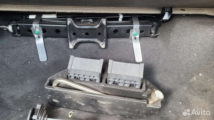 Домкрат + ключ Range Rover 4 L405