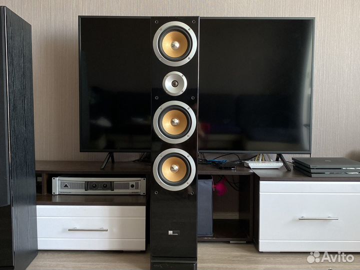 Напольные колонки с усилителем Behringer EPQ 1200