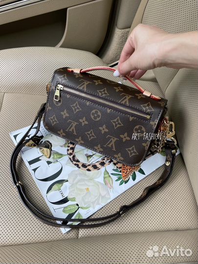 Сумка Louis Vuitton Pochette Metis East West