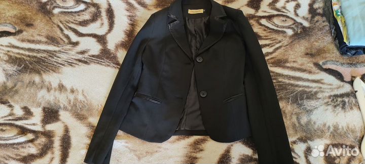 Пиджак женский 40-42 размер черный
