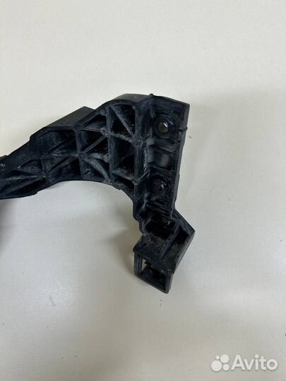 Кронштейн фар правый Kia Ceed JD 2012-2018