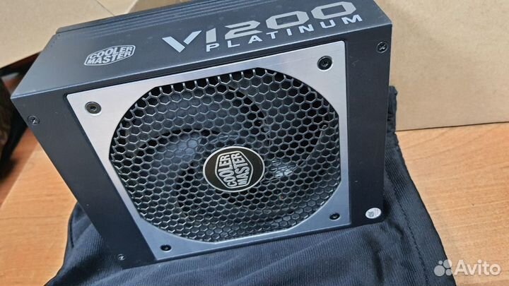 Блок питания Cooler Master V1200 Platinum