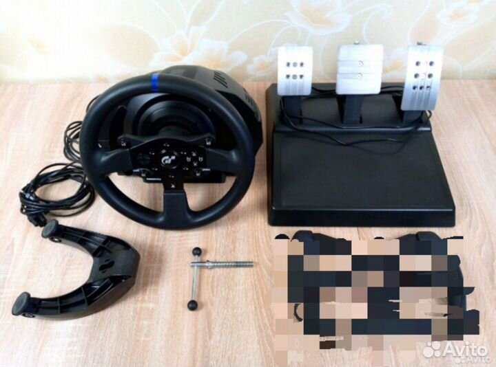 Thrustmaster t300 rs два руля на выбор
