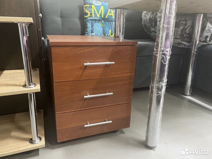 Тумба на колесиках из наличия