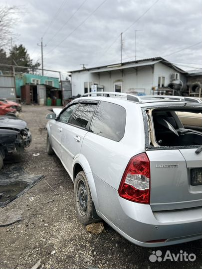 В разборке шевролет лачетти 1,6