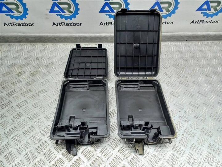 Корпус блока предохранителей Audi A6 C5 2.7 AZA