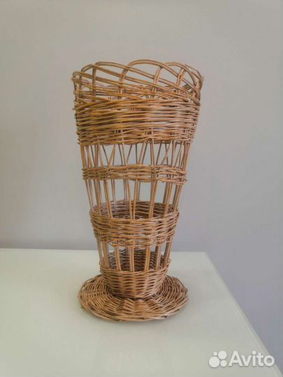 Плетеные ваза, корзина и тарелка