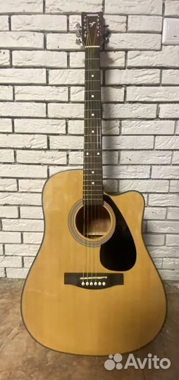 Акустическая гитара yamaha