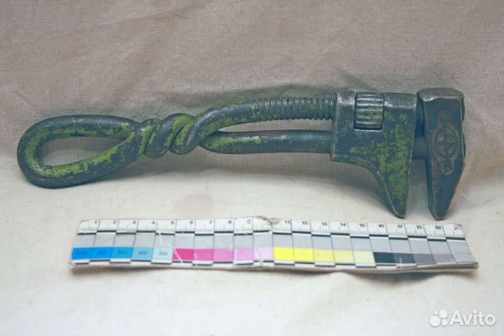 Разводной ключ-молоток с витой ручкой Вестфалия