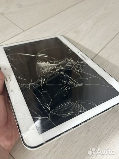 Планшет Samsung Galaxy Tab 4