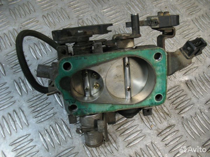 Заслонка дроссельная Audi 100 C3 2.0 RT