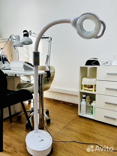 Лампа лупа напольная