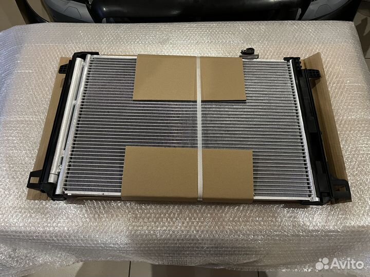 Радиатор кондиционера Mercedes W204 W212 X204