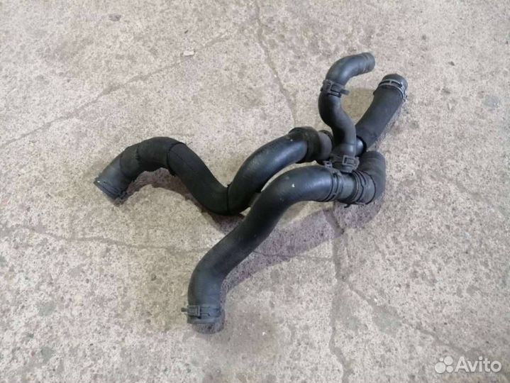 Патрубок охлаждения Skoda Octavia 2 (A5) рест