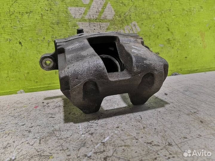 Суппорт передний левый Киа Оптима 3