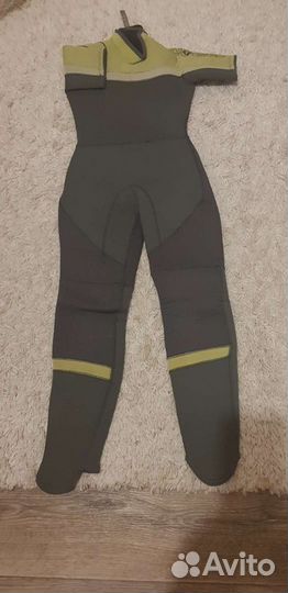 Гидрокостюм