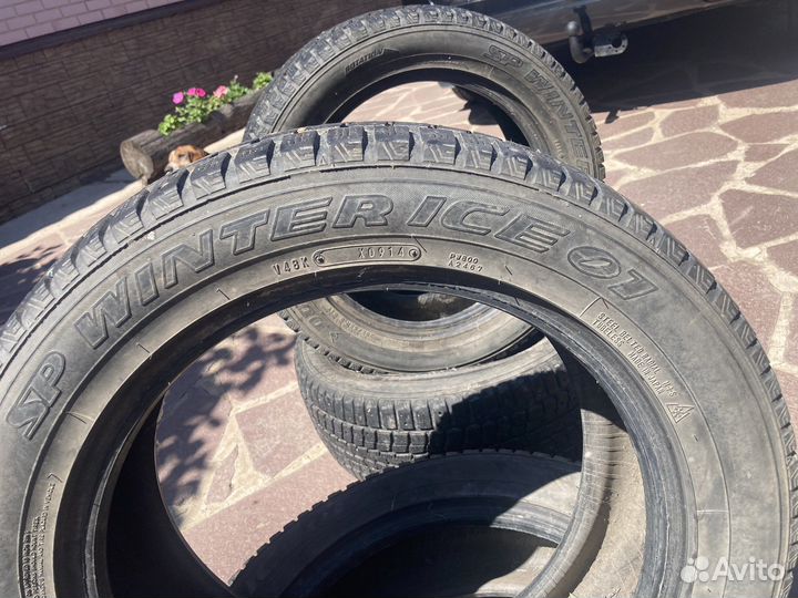 Dunlop SP Winter Ice 01 205/55 R16 94T